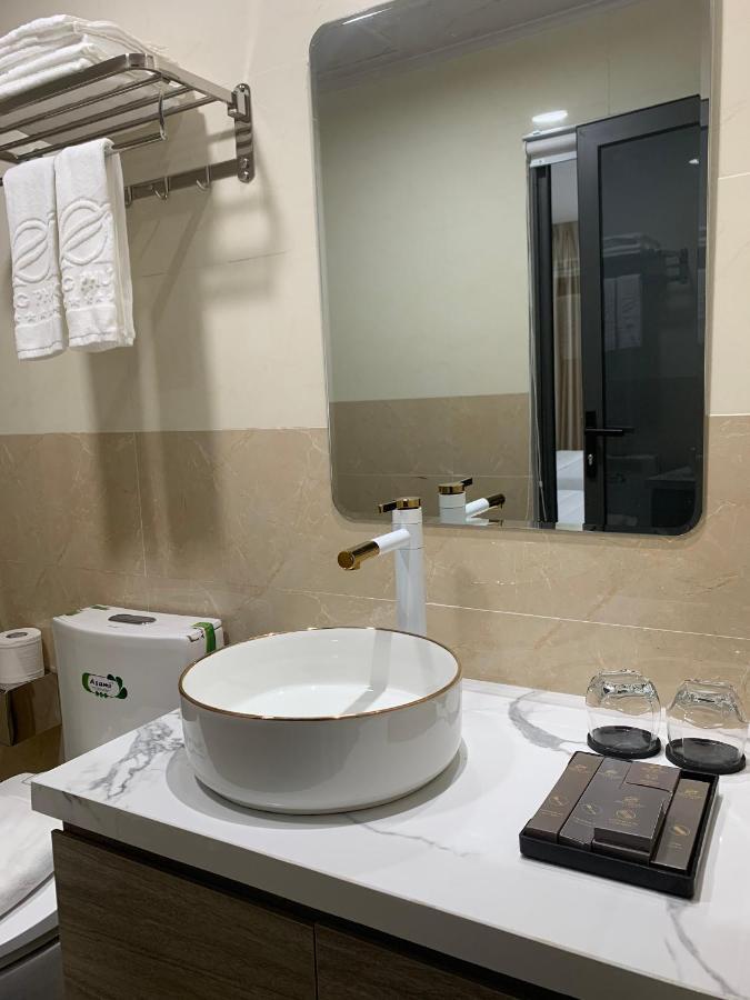Dong Phuong Hotel Bao Loc Bagian luar foto